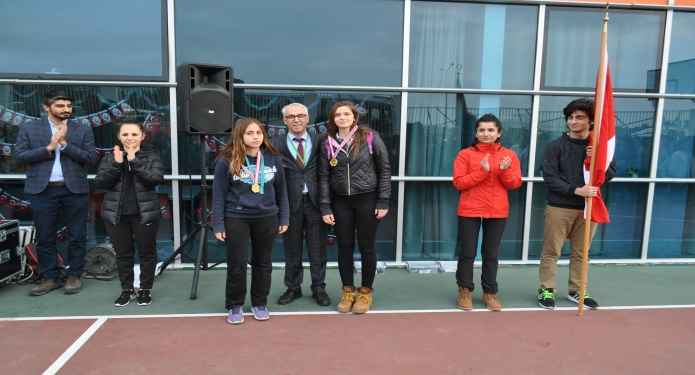 Çanakkale Doğa Koleji’nden Yüzmede Büyük Başarı 