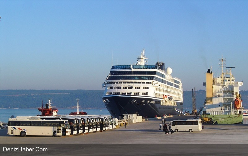 İki Kruvaziyer Gemisiyle Çanakkale’ye 950 Turist Geldi